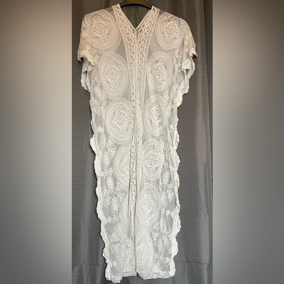 Lace cover up (sheer) - Picture 2 of 3